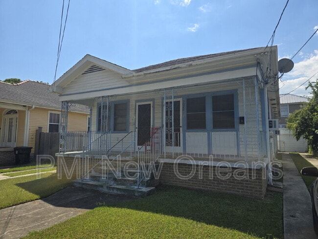 Building Photo - 3022 Serantine St