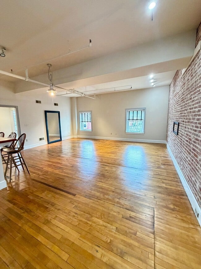 Photo - 231 N Shippen St Unit 325