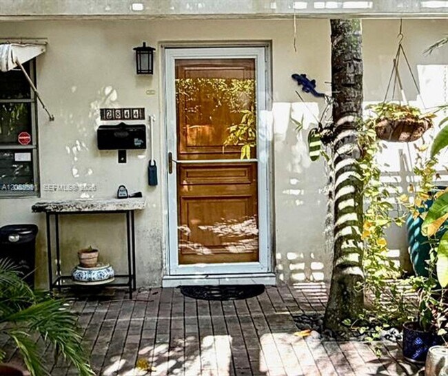Photo - 2844 Coconut Ave