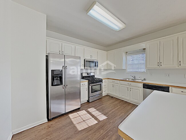 Photo - 1045 Fieldstone Dr