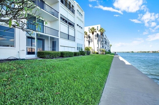 Photo - 7625 Sun Island Dr S Unidad 107