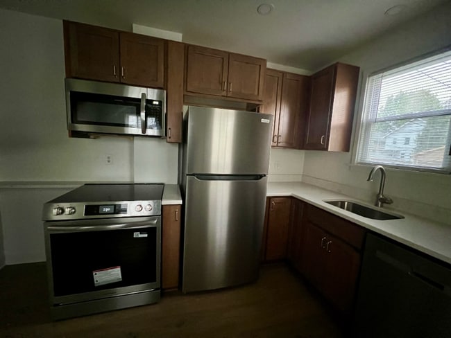 Photo - 897 Thomas Rd