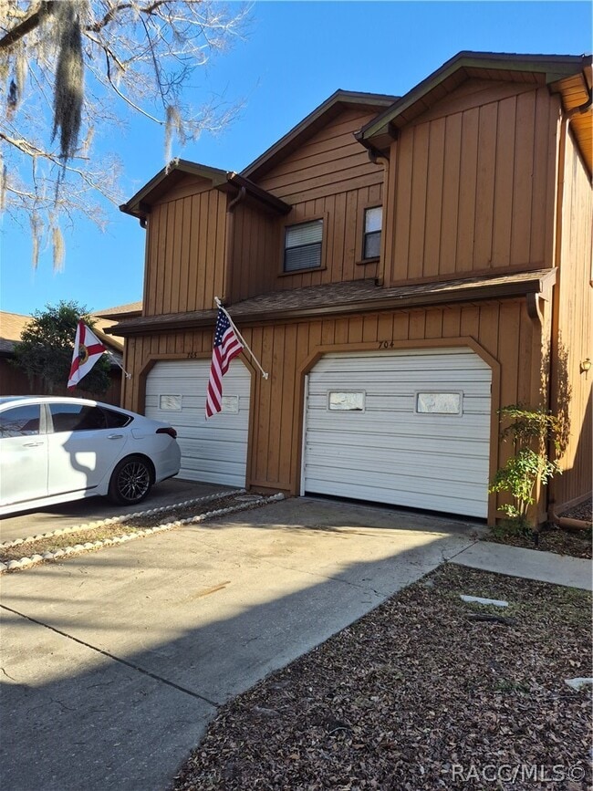 Photo - 2701 NE 10th St