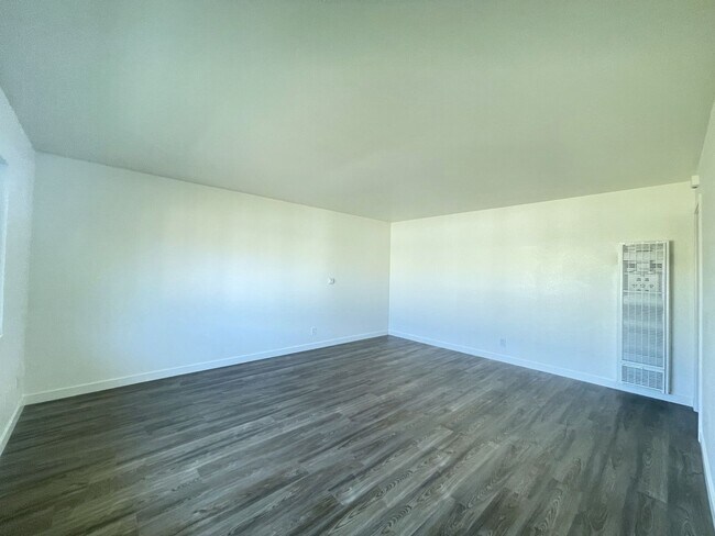 Photo - G43100E - Placement Only Unidad C