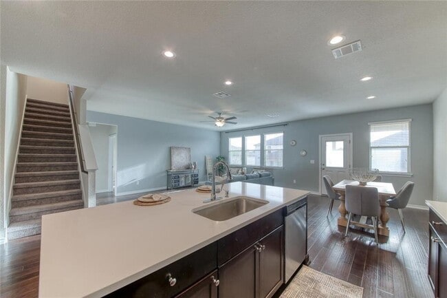 Photo - 173 Flexus Ln