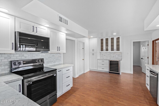 Photo - 2111 S River Dr