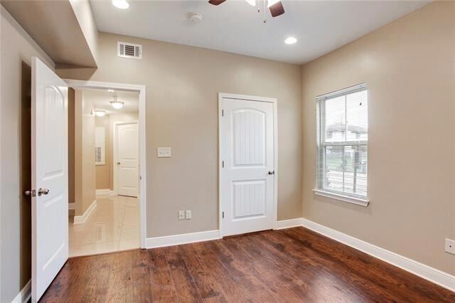 Photo - 83 Carriage Ln