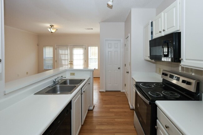 Photo - 230 Amal Dr SW