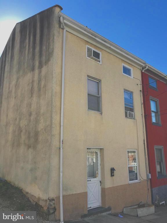 Building Photo - 145 Levering St Rental