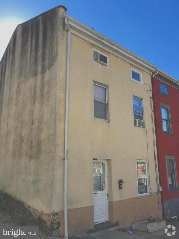 Building Photo - 145 Levering St Rental