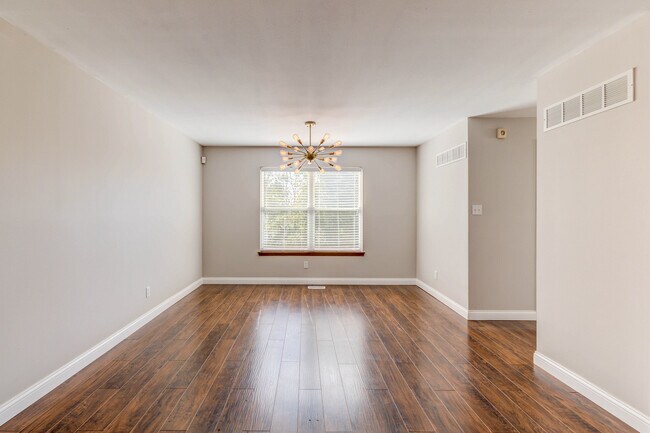 Photo - 34 Heatherwood Ct