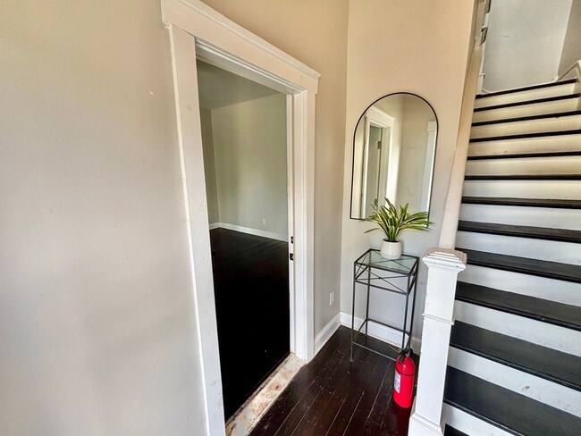 Photo - 513 E Ormsby Ave Unidad 1