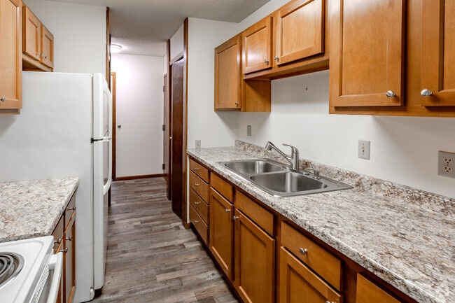 2BR, 1BA - 835SF - Kitchen