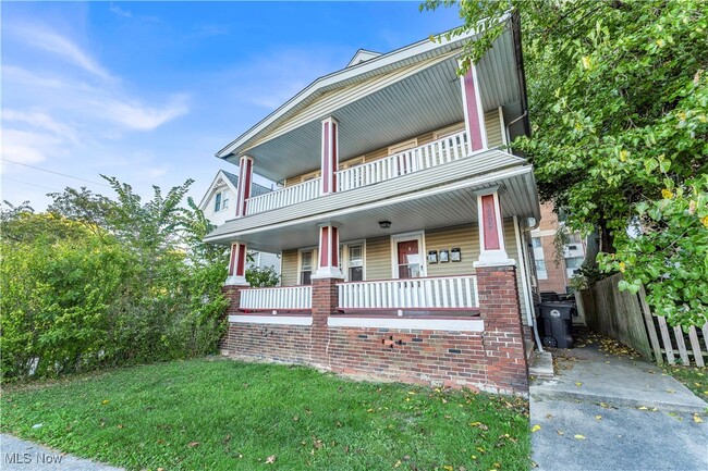 Photo - 1239 W 115th St Unit 2