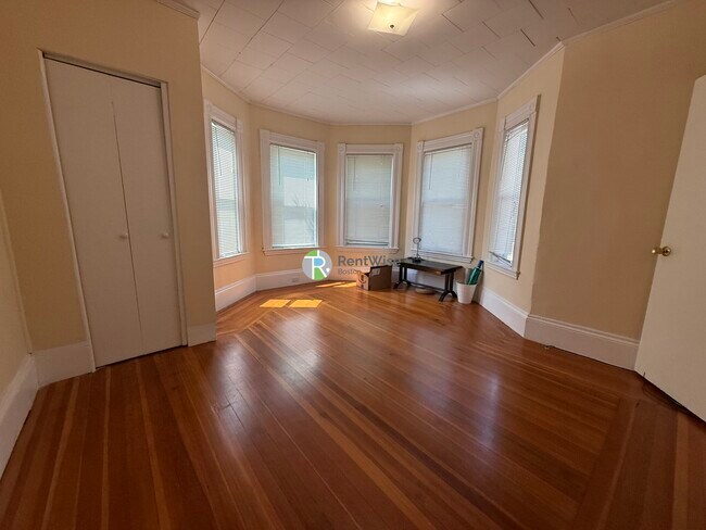 Photo - 53 Litchfield St