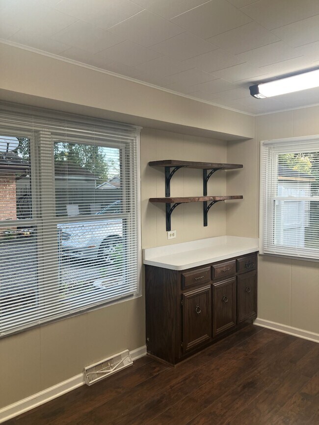 Photo - 3045 Wallace Ave