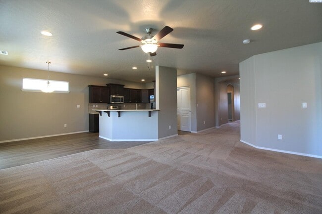 Photo - 3 Bed/2 Bath West Pasco Rambler