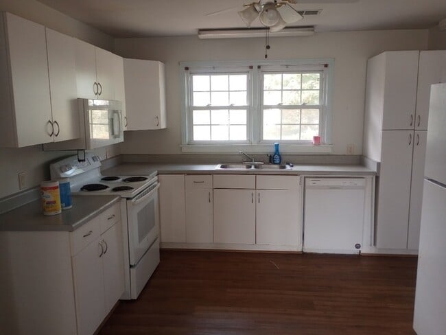 Photo - 8 Sewanee Ave