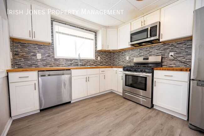 Building Photo - 315 E Park Dr