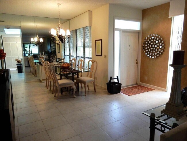 Photo - 225 Old Meadow Way