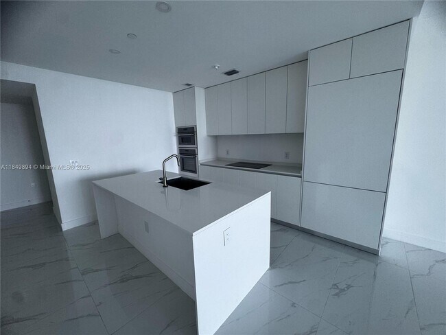 Photo - 700 NE 24th St