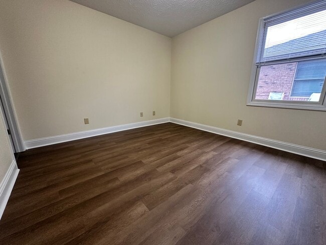 Building Photo - 3473 Legacy Run Unit Apt A