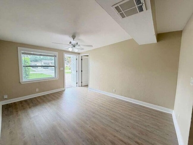 Photo - 3640 Gull Rd