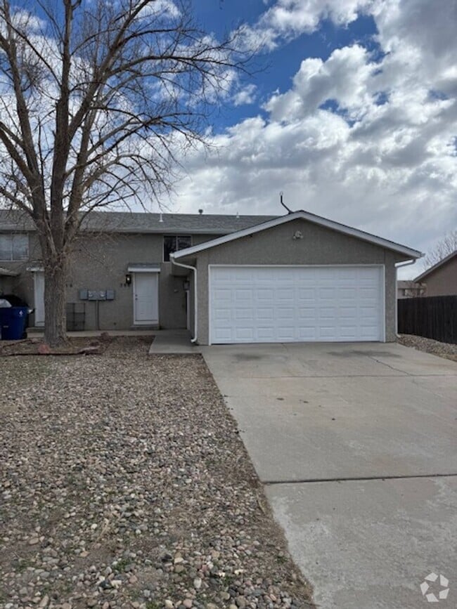 Building Photo - 1110 Bellflower LLC. 706-708 S. Bellflower... Unit 708 Rental