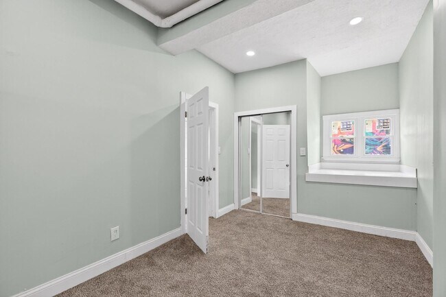 Photo - 3356 W 44th St Unidad 3356 W 44th Street  1