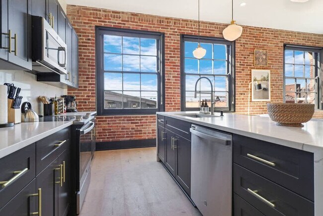 Photo - 1148 S Peters St Unidad ID1265900P