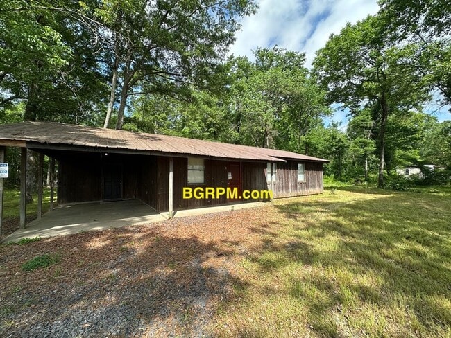 Building Photo - 3 Bed 2 Bath