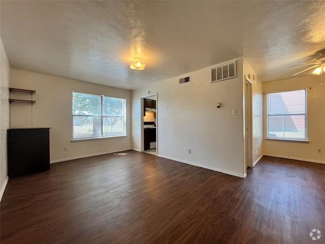 Building Photo - 2526 W Prairie St Unit 203 Rental