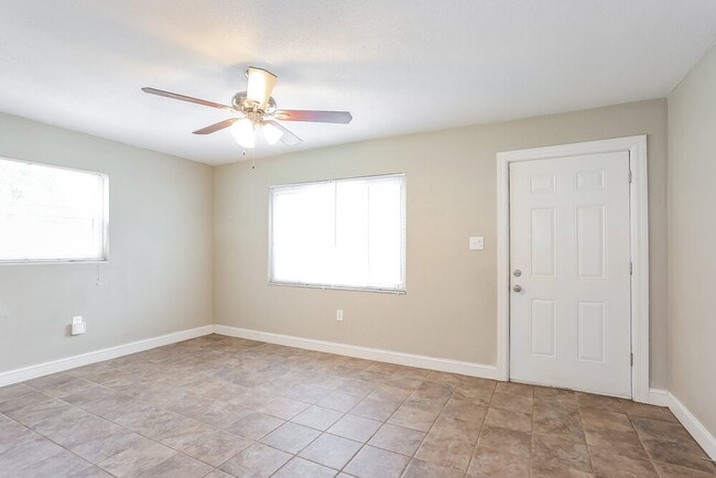 Photo - 3112 18th St N