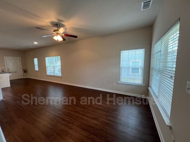 Photo - 204 Joiner Cir Unit 204