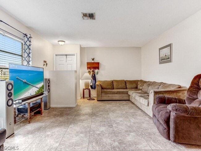 Photo - 718 SE 46th Ln