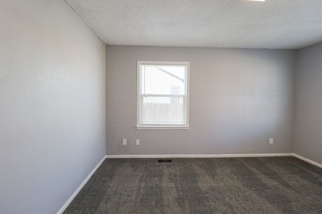 Photo - AVAILABLE NOW | VOUCHERS WELCOMED | 4 Bed | 2 Bath | West Tulsa