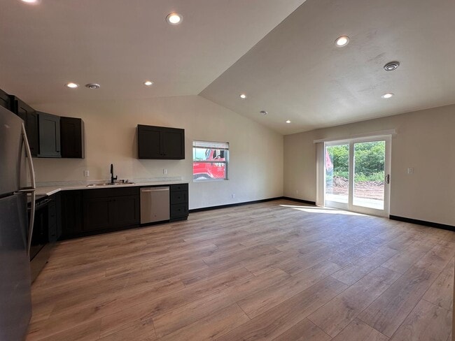 Building Photo - 507-509 Rustic Ridge Drive Unit 509