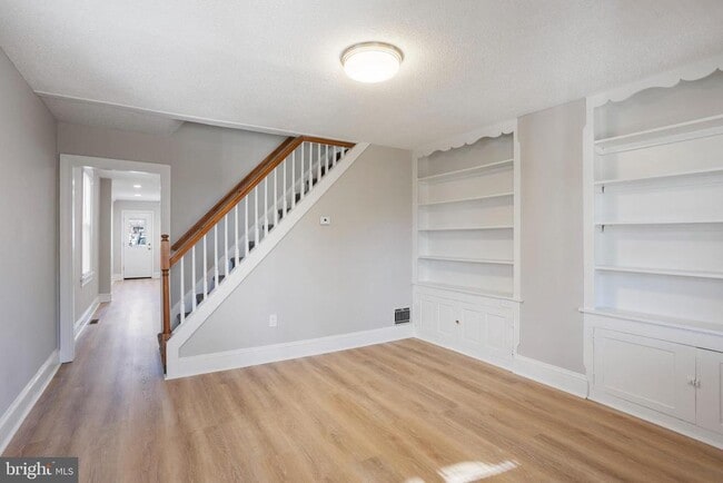 Photo - 809 N Providence Rd