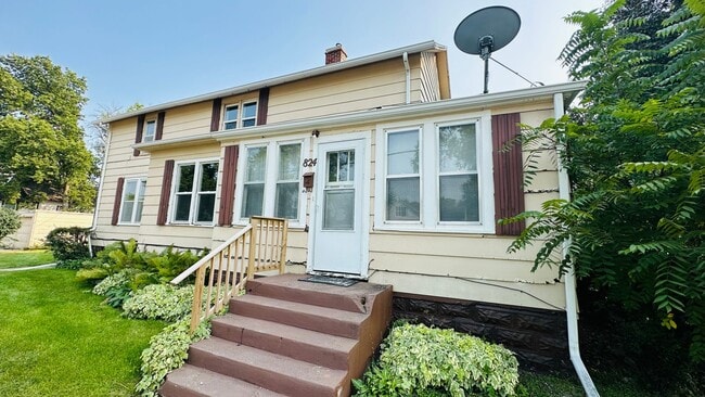 Photo - Gorgeous newly renovated 2 bedroom 1 bathroom! Unidad 1 - 822