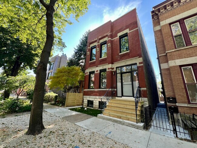Building Photo - 822 N Winchester Ave Unit 1R Rental