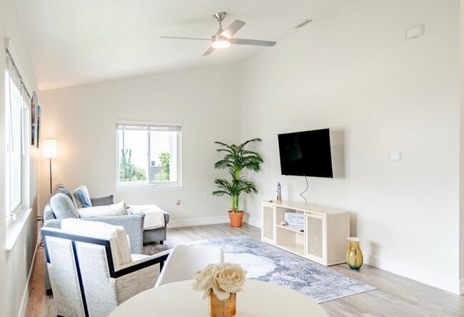 Photo - 115 Riverside Dr