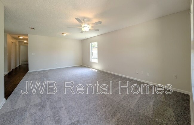 Photo - 4365 Melissa Ct W