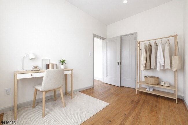 Building Photo - 265 N 17th St Unit 1L