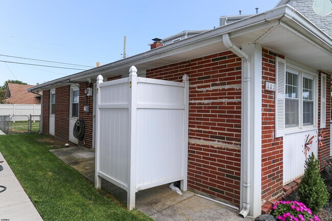 Photo - 315 22nd St S