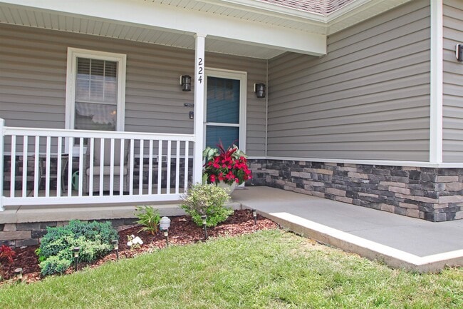 Building Photo - 224 Spring Run Ln