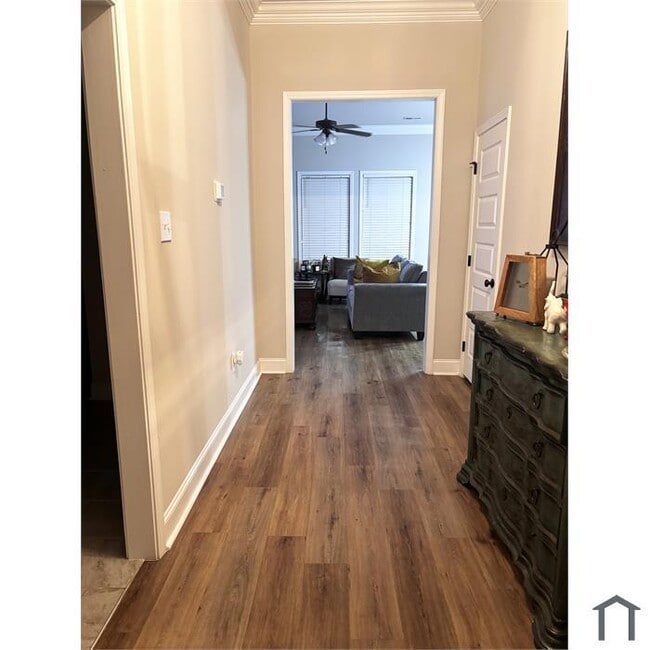 Photo - 127 Rita Ann Wy