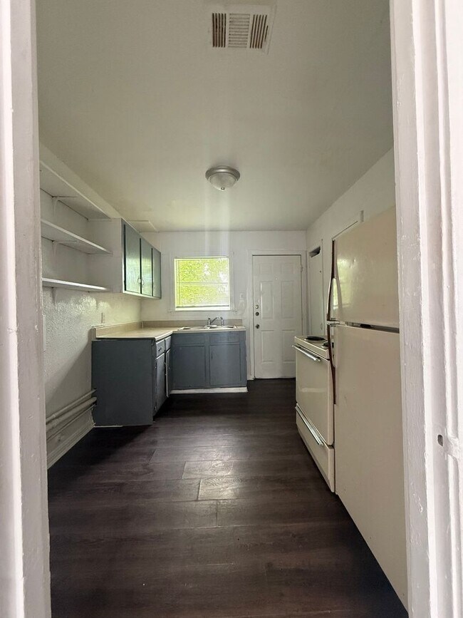 Photo - 913 W Kern Rd Unidad 915 KERN AVE