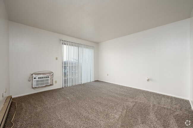 1BR, 1BA - 517SF - Living Room