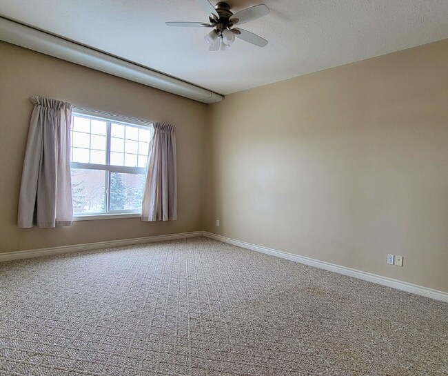 Photo - 9914-9101 101 Ave Unit 401