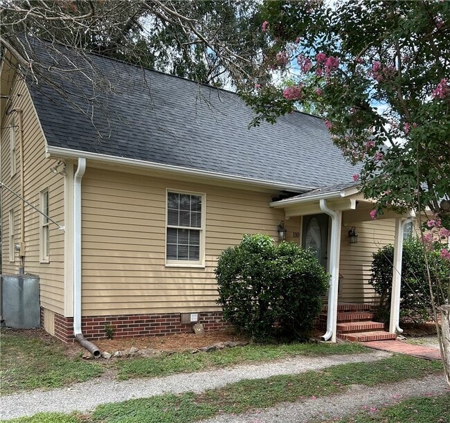 Building Photo - 110 S Broad St